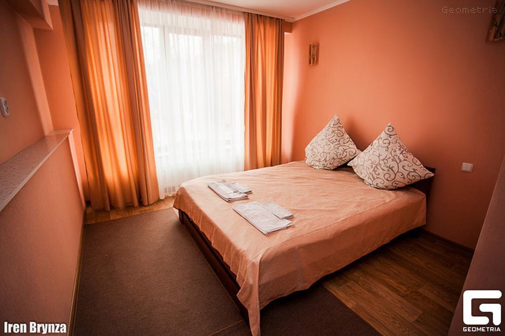 Leo Hostel Chernihiv Room photo